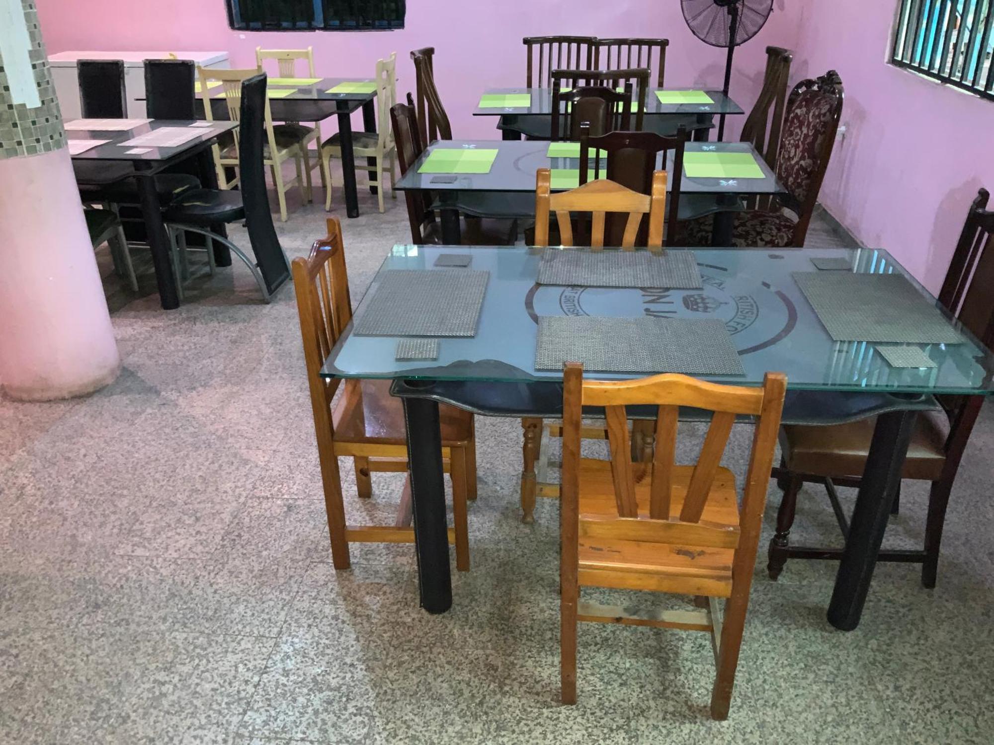 Omole Senators Suites And Towers Hotel מראה חיצוני תמונה