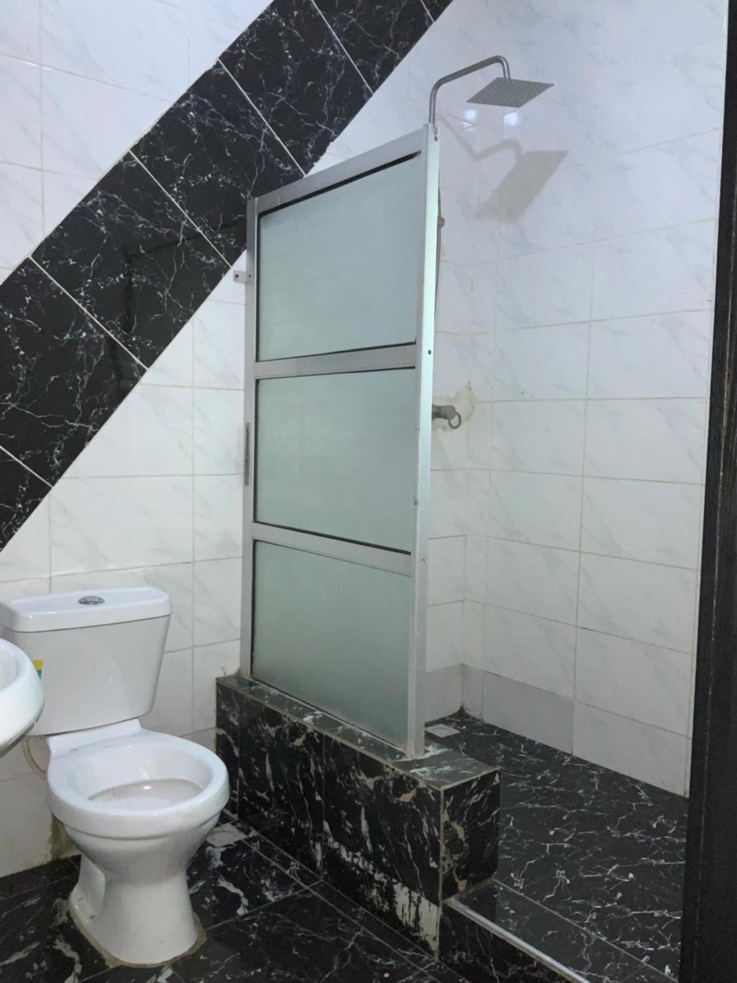 Omole Senators Suites And Towers Hotel מראה חיצוני תמונה